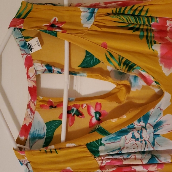 Floral Hawaiian low-cut tank - Picture 2 of 2